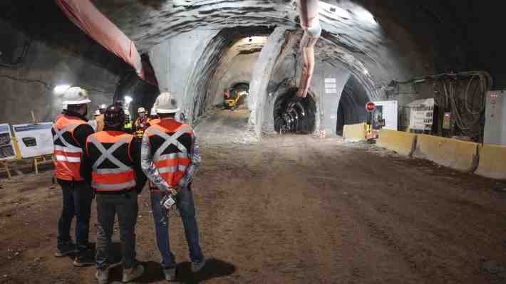 Vespucio Oriente II, tren a Calera y hospitales: Los proyectos en la mira del Consejo de Monumentos