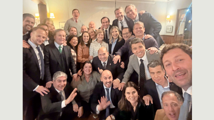 Matthei arenga a diputados y pide diferenciarse de Kast