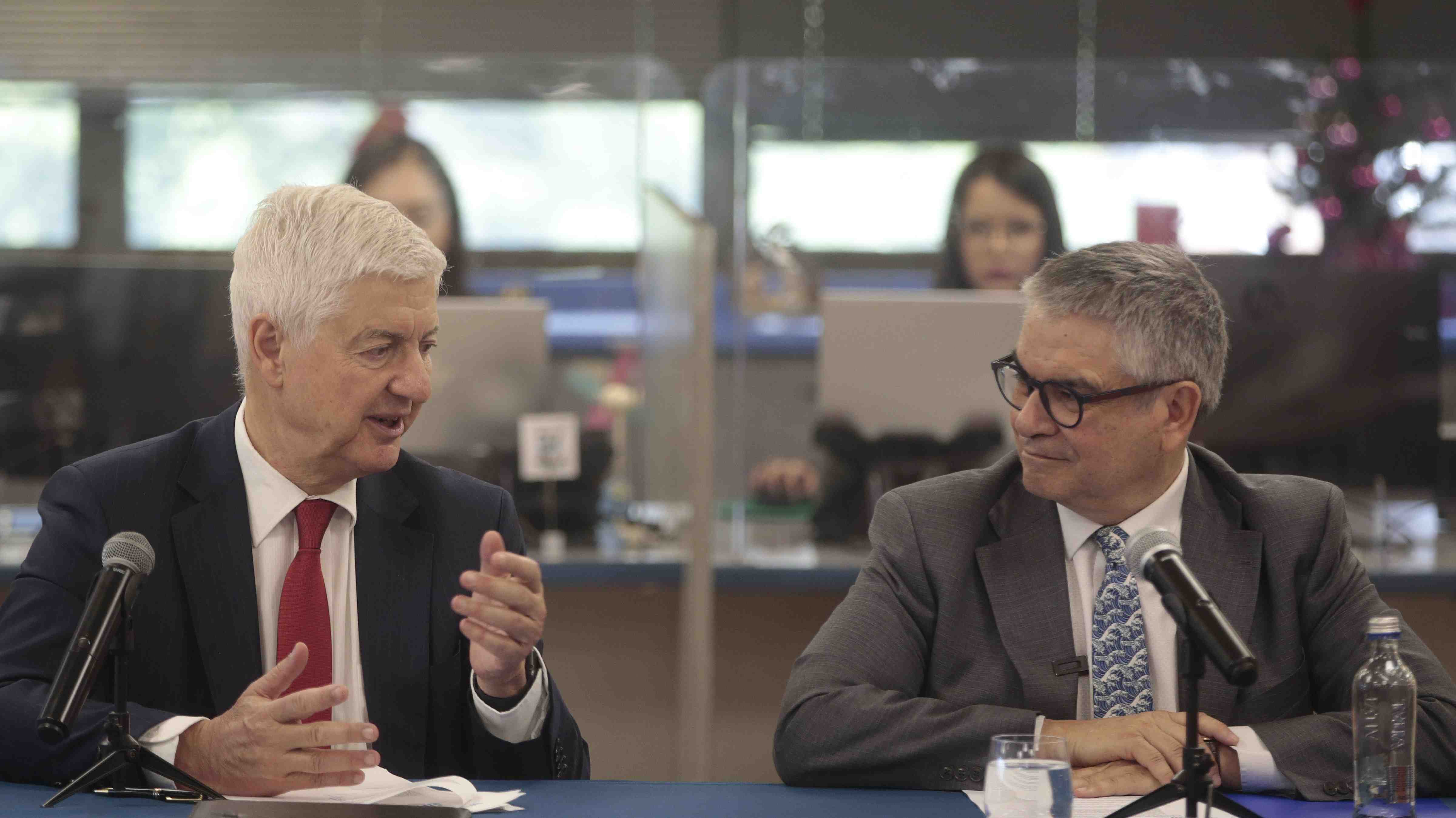 Gobierno pide la renuncia a Etcheberry como director del SII