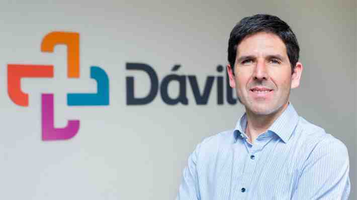 Clínica Dávila advierte por deuda de $38,4 mil millones que mantiene Fonasa