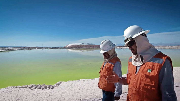 SQM se dispara en bolsa por giro mundial en expectativas del litio