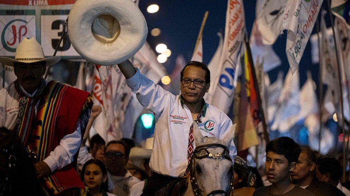 Pugna por el segundo lugar mantiene en vilo el resultado de las elecciones en Perú