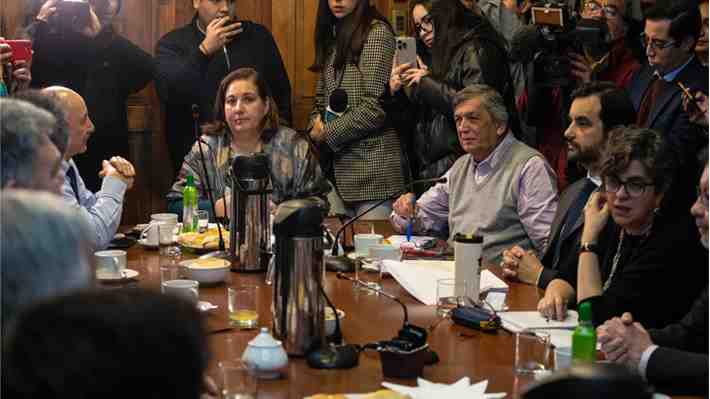 Una semana "desastrosa" para la oposición: El juicio de seis analistas tras quiebre por megarreforma